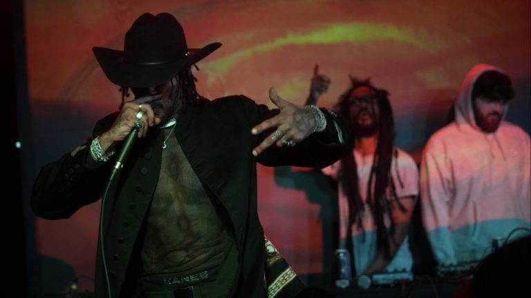 teller banks hate island